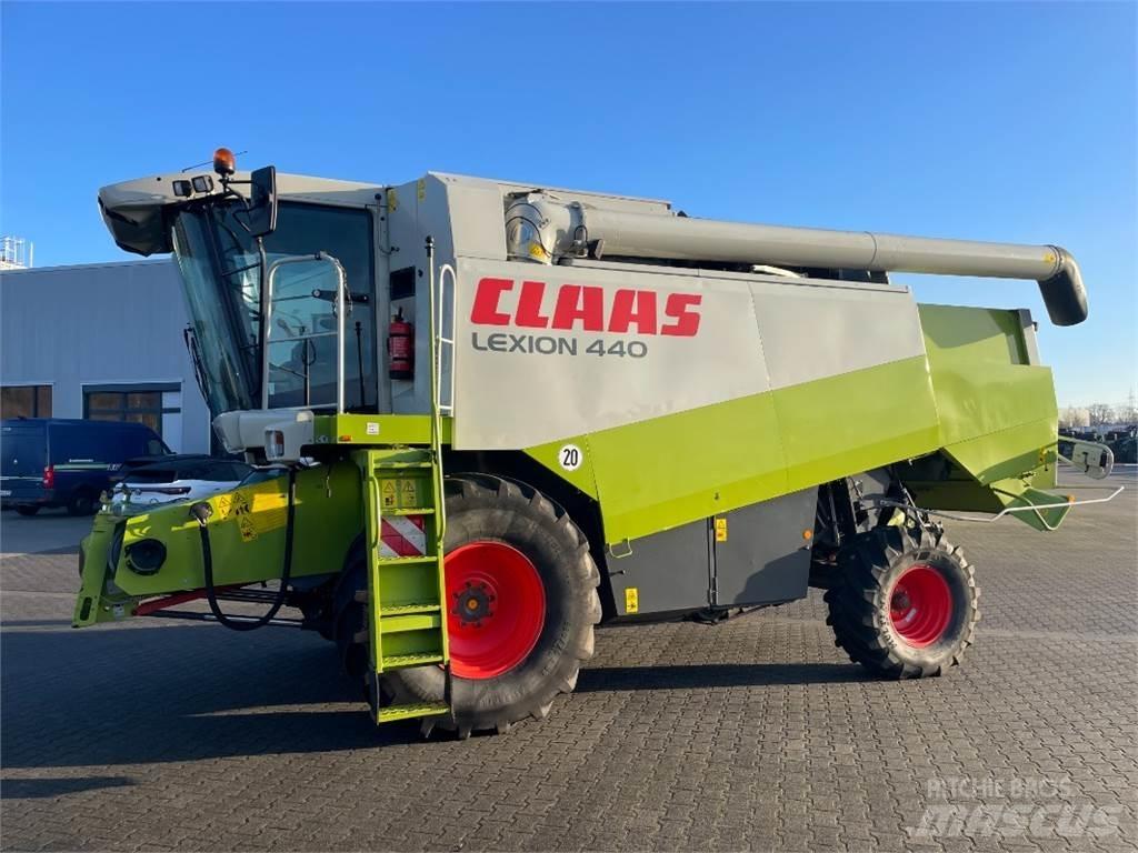 CLAAS Lexion 440 Derliaus nuėmimo kombainai