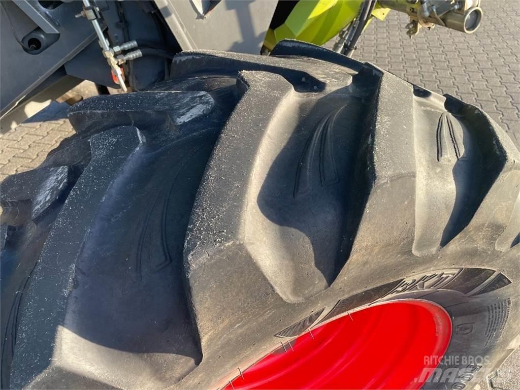 CLAAS Lexion 440 Derliaus nuėmimo kombainai