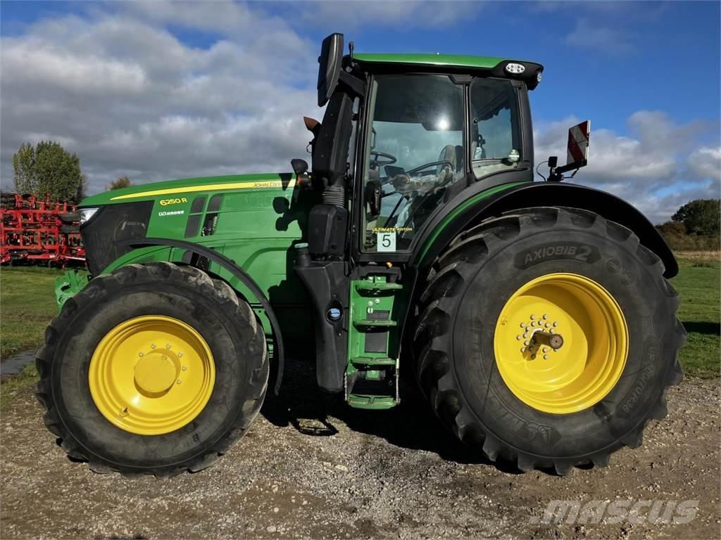 John Deere 6250R Traktoriai