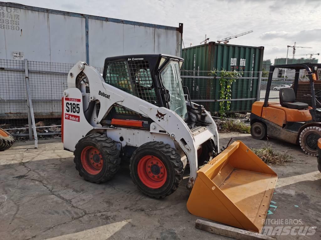 Bobcat S185 Krautuvai su šoniniu pasukimu