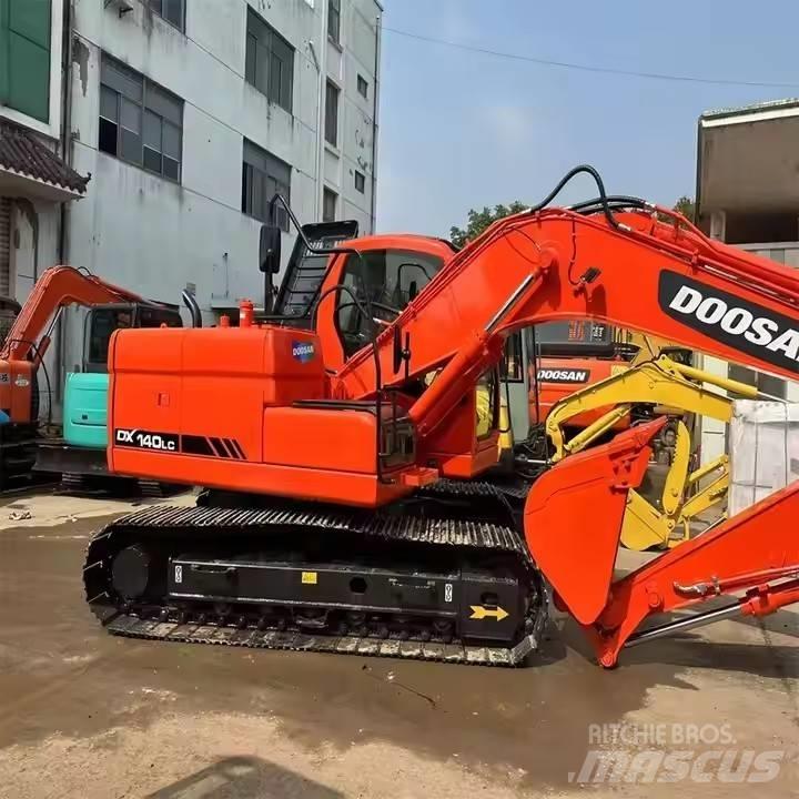Doosan DX140LC Vikšriniai ekskavatoriai