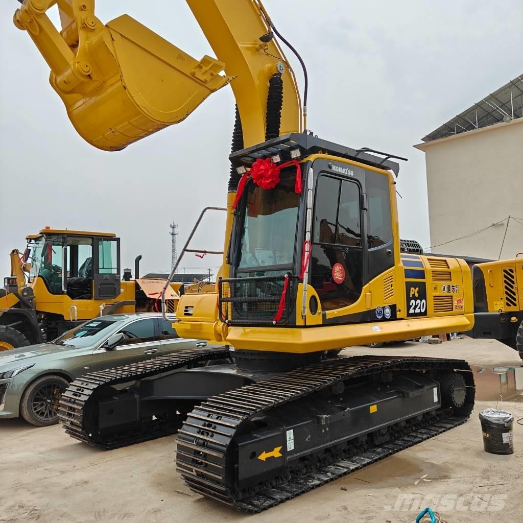 Komatsu 220-8MO Vikšriniai ekskavatoriai