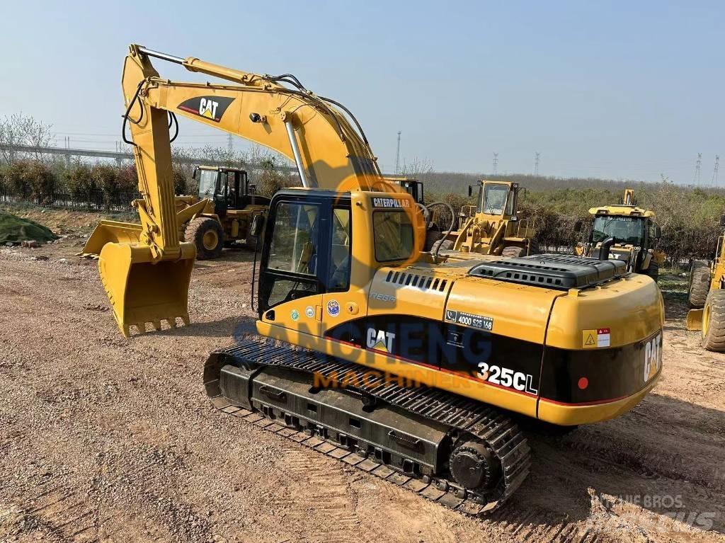 CAT 325 CL Vikšriniai ekskavatoriai