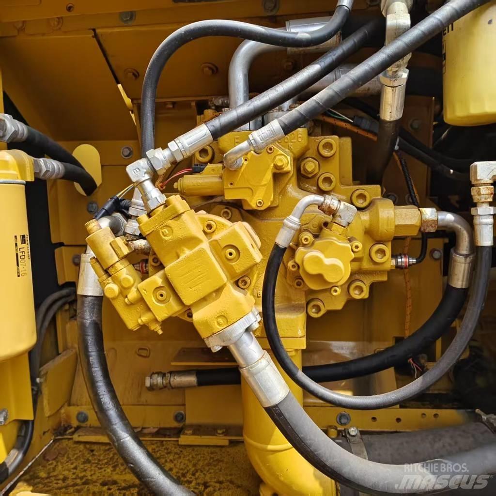 CAT 336 D Vikšriniai ekskavatoriai