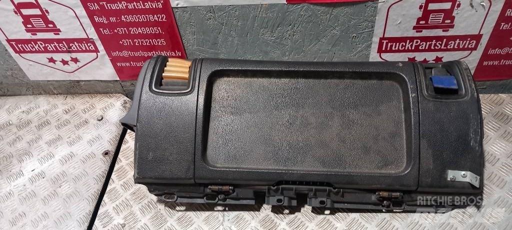 Scania R 440.   2078472 Kabinos ir salonai