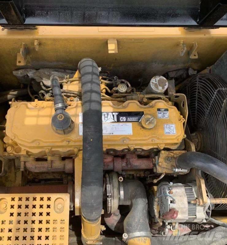 CAT 330DL Vikšriniai ekskavatoriai