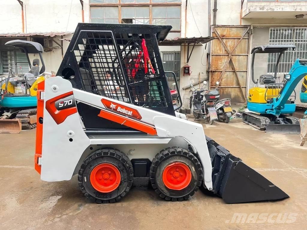 Bobcat S70 Krautuvai su šoniniu pasukimu