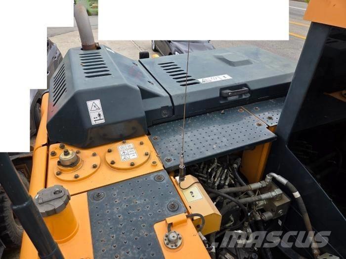 Hyundai HW 145 Ratiniai ekskavatoriai