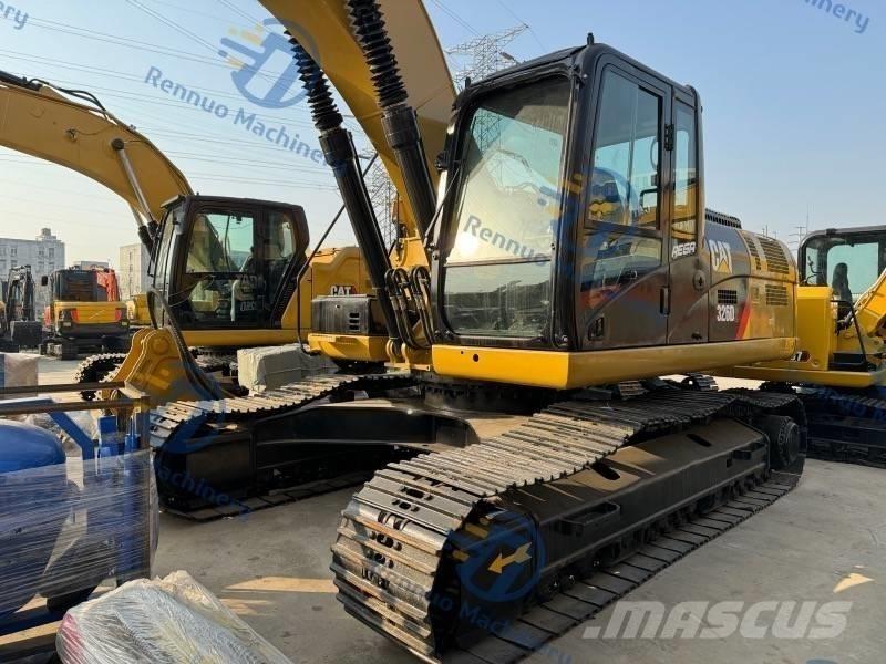 CAT 326D2 Vikšriniai ekskavatoriai