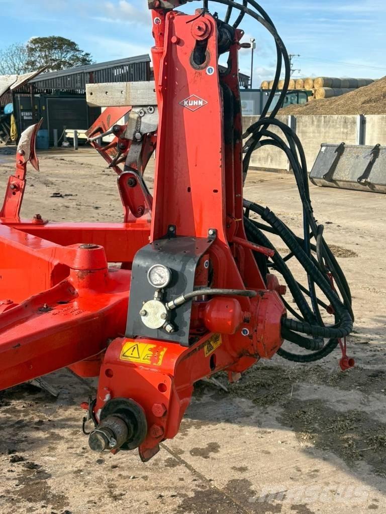 Kuhn MULTIMASTER 183 Apverčiamieji plūgai