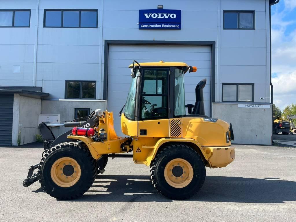 Volvo L 30 G Naudoti ratiniai krautuvai
