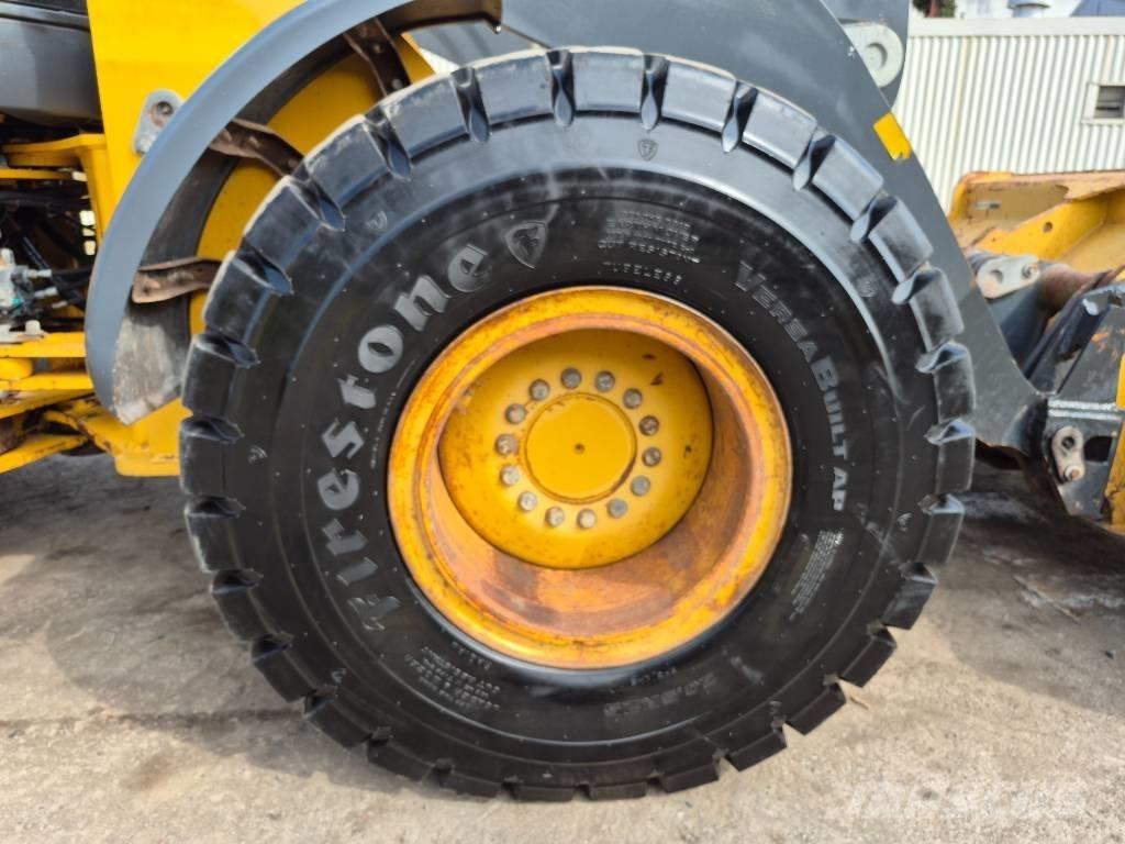 John Deere 544 K Naudoti ratiniai krautuvai