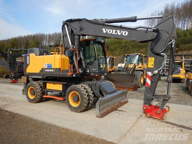 Volvo EW 220 E Ratiniai ekskavatoriai