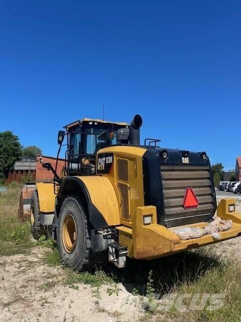 CAT 972 M Naudoti ratiniai krautuvai