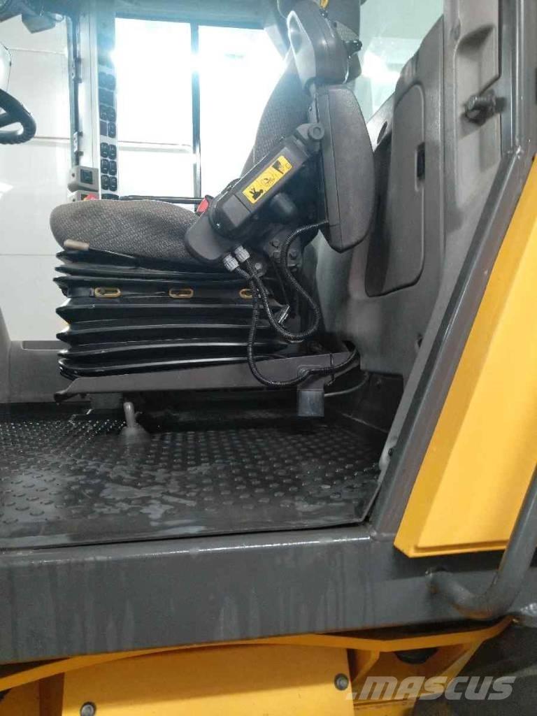 Volvo L 70 H Naudoti ratiniai krautuvai