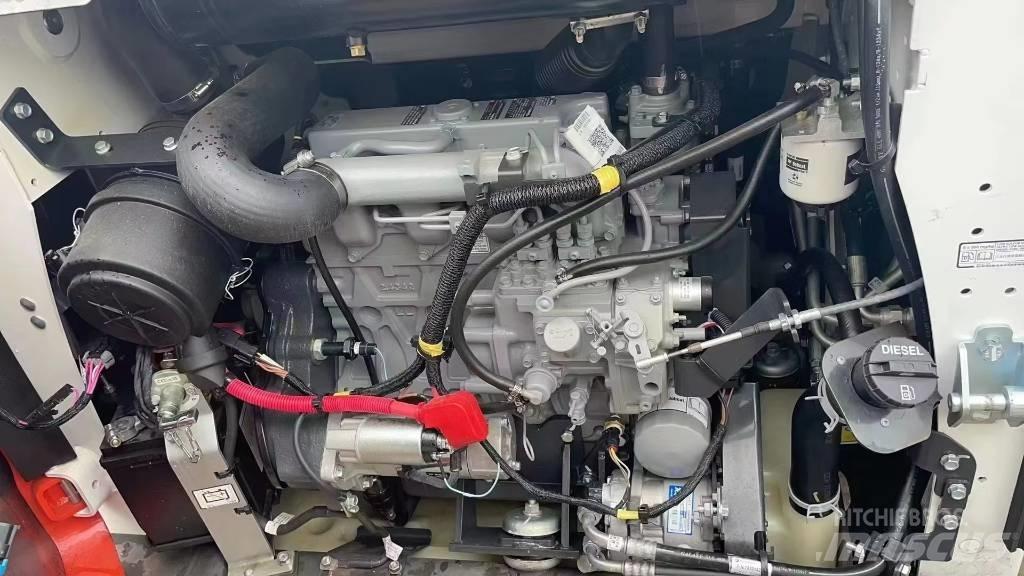 Bobcat S 450 Krautuvai su šoniniu pasukimu