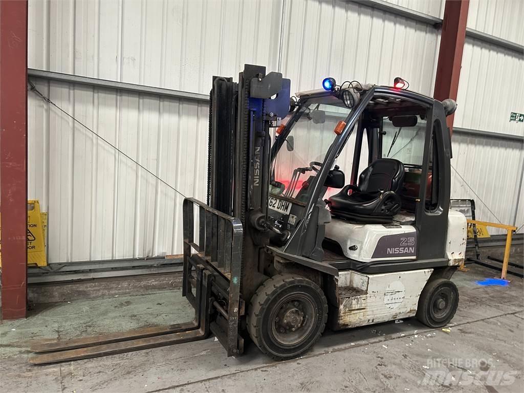 Nissan U1D2A25 LPG (dujiniai) krautuvai