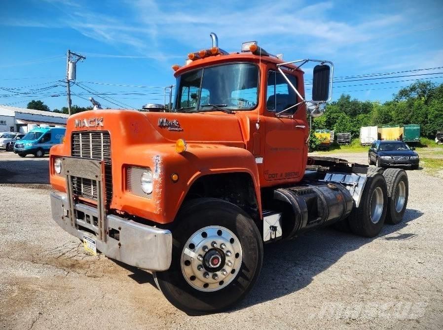 Mack R 688 ST Naudoti vilkikai