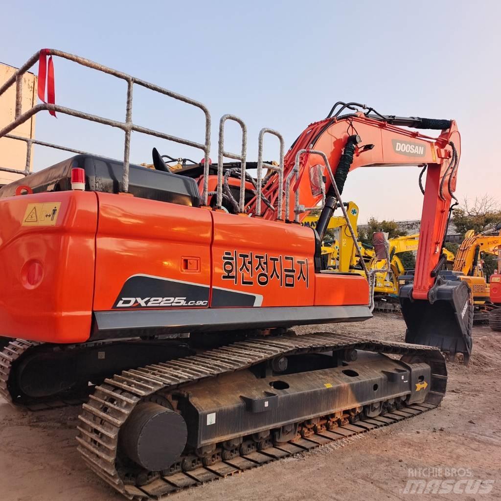 Doosan 225 LC Vikšriniai ekskavatoriai
