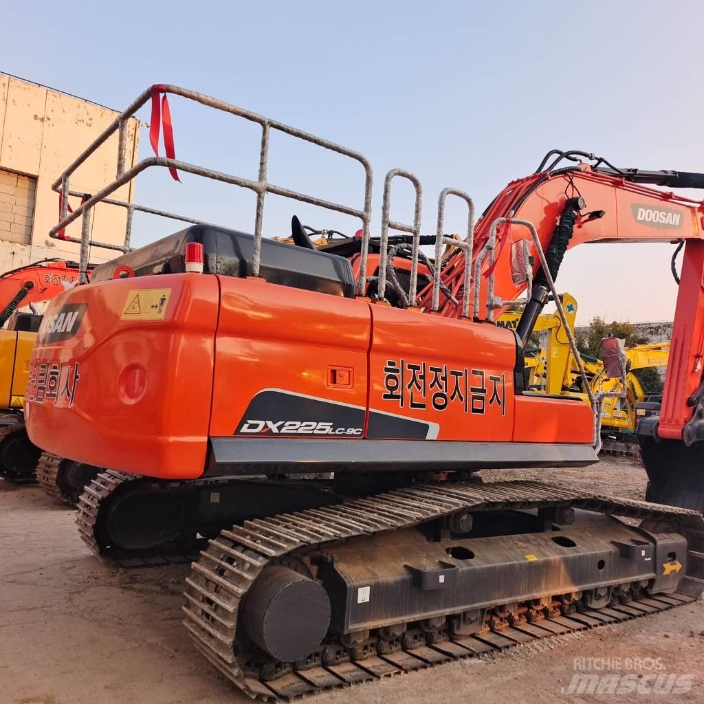 Doosan 225 LC Vikšriniai ekskavatoriai