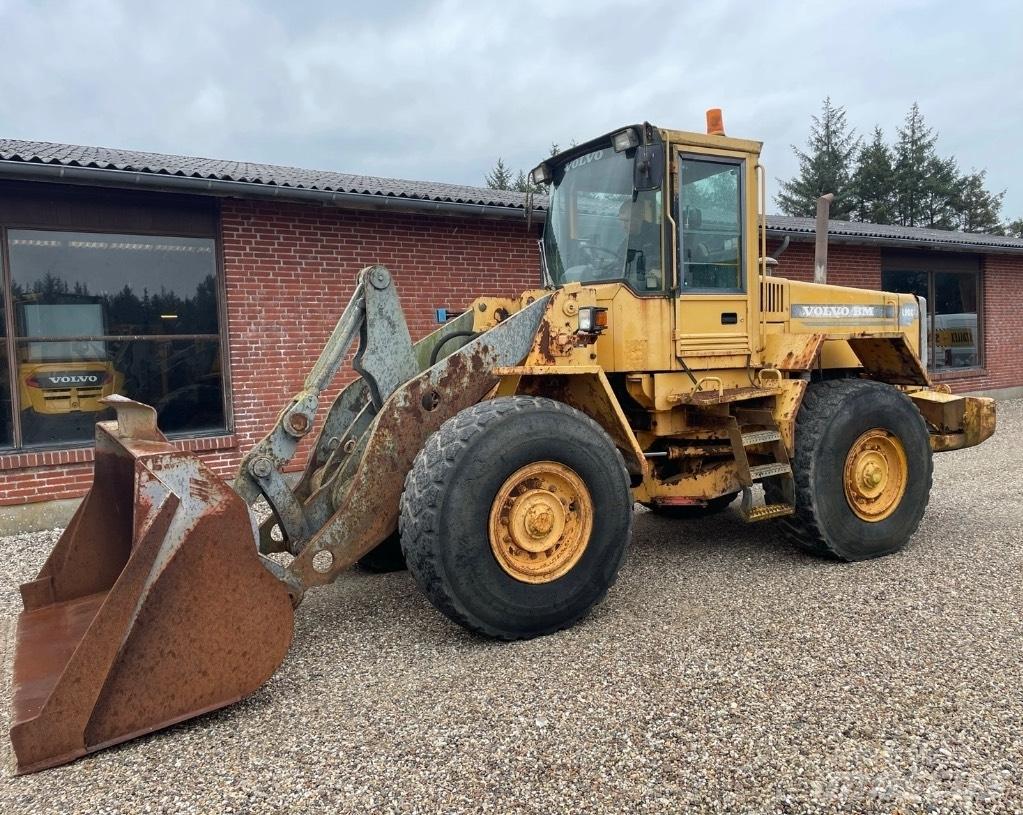 Volvo L90C Naudoti ratiniai krautuvai