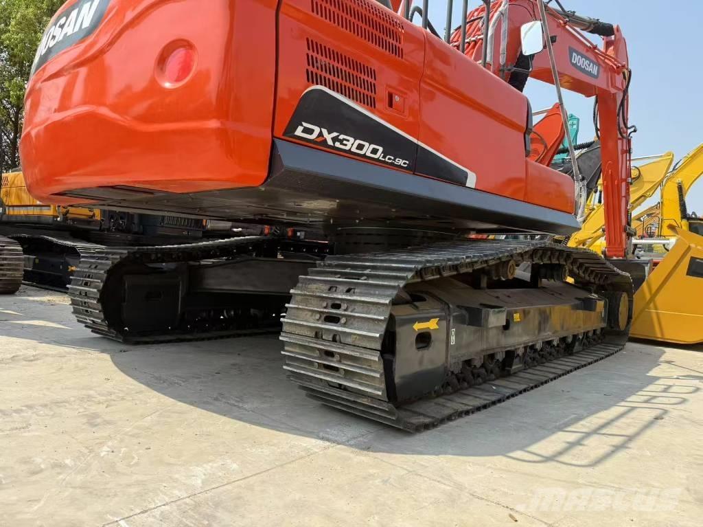 Doosan DX300 Vikšriniai ekskavatoriai