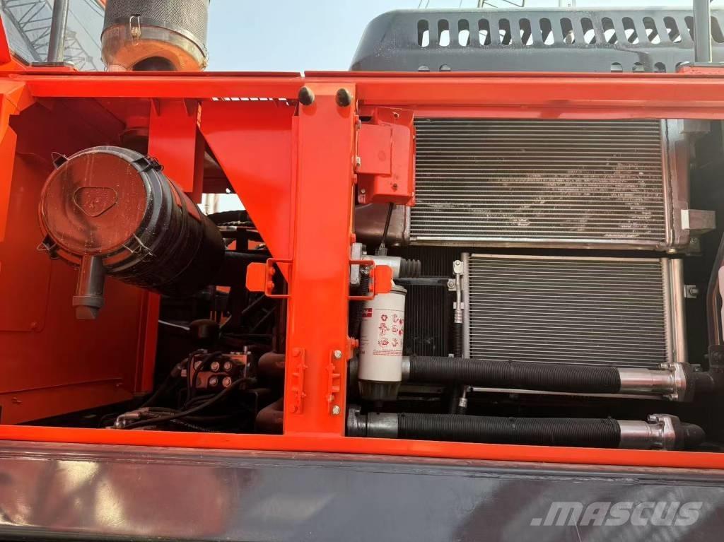 Doosan DX300 Vikšriniai ekskavatoriai