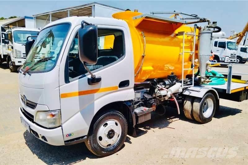 Hino 300 614 Kita