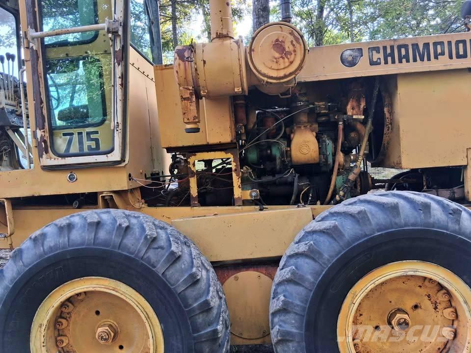 Champion 715 Greideriai