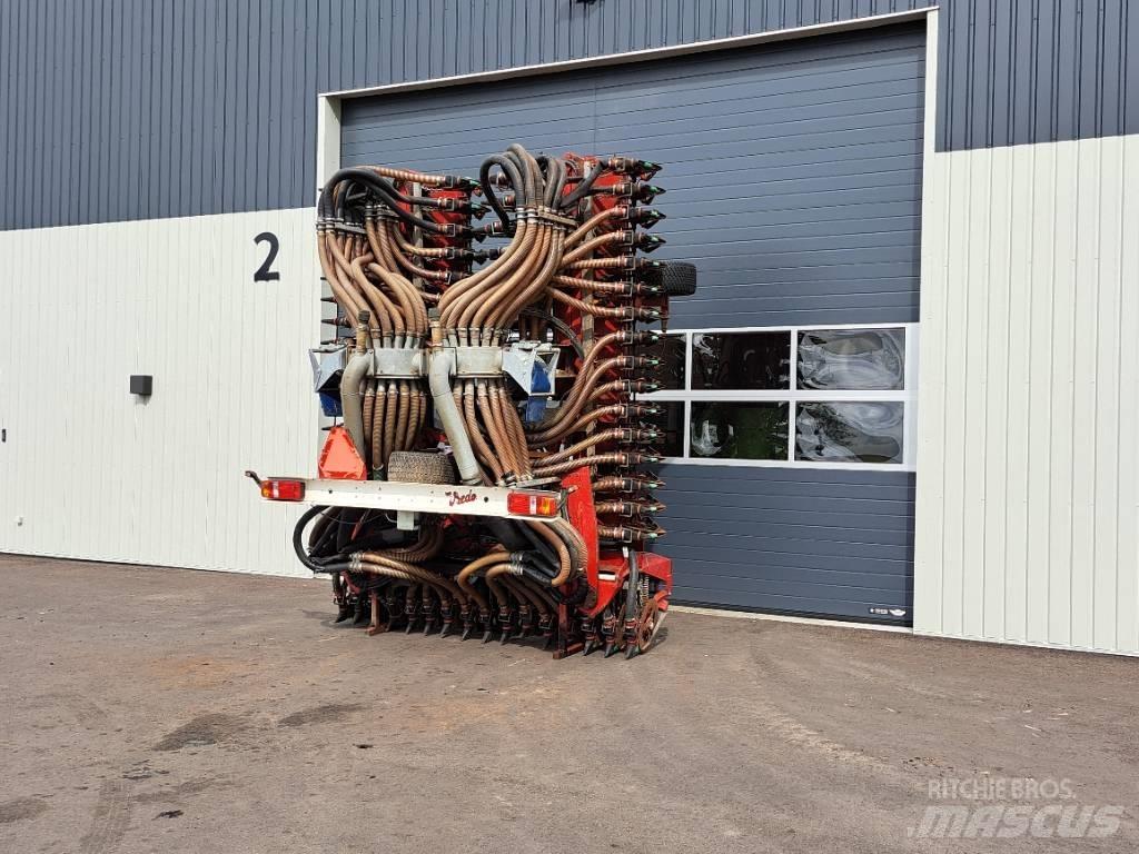 Vredo ZB3-12068 Kita tręšimo technika