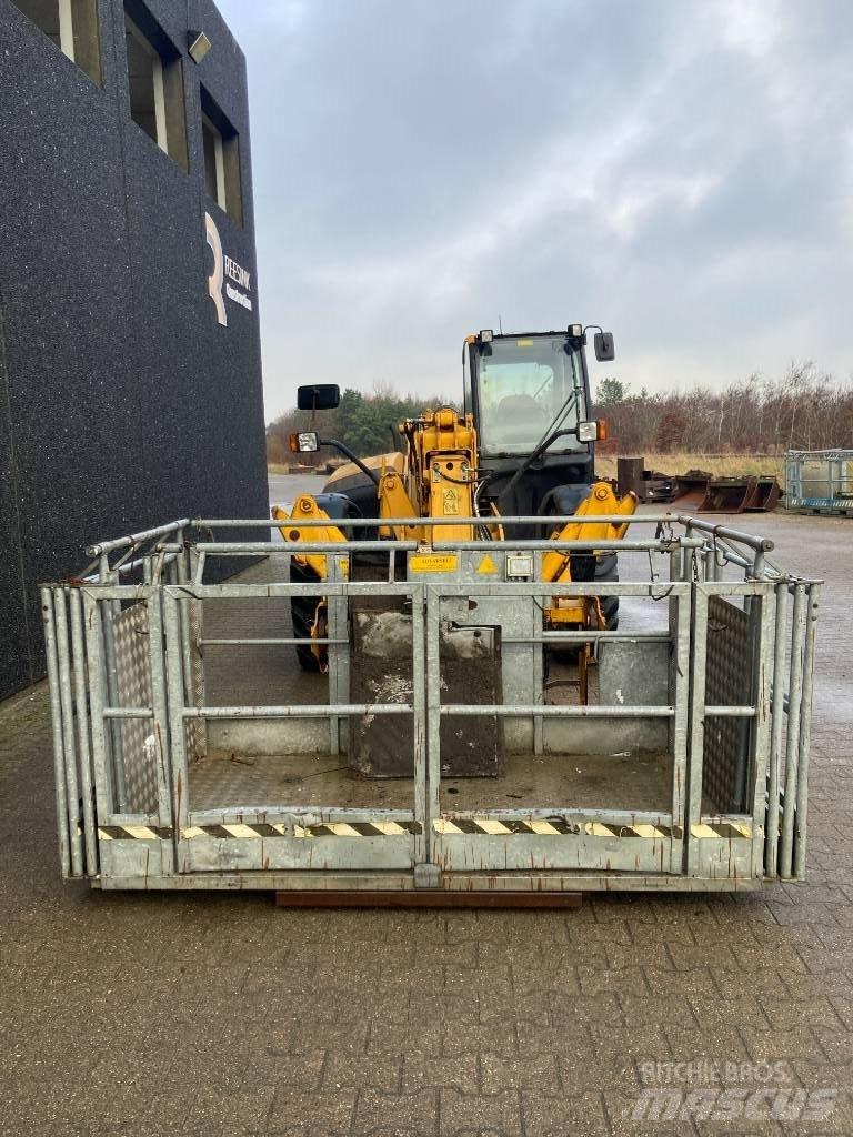 JCB 540-140 Teleskopiniai krautuvai