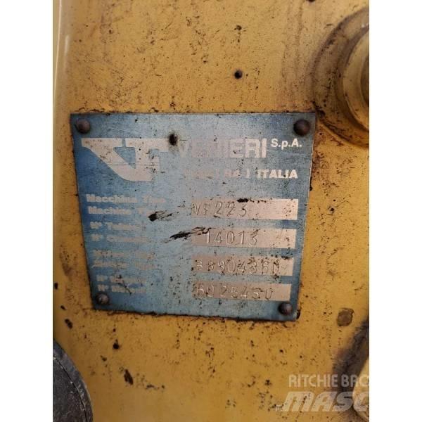Venieri 2.23 Ekskavatoriniai krautuvai