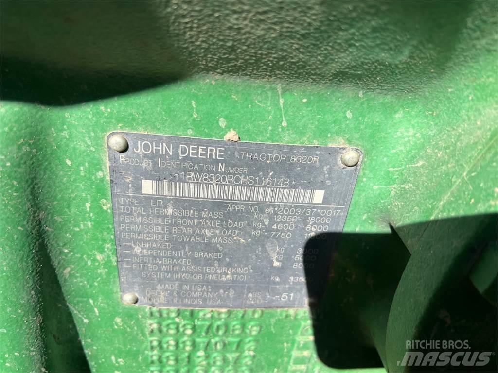 John Deere 8320 R Traktoriai