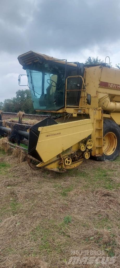 New Holland TX 34 Derliaus nuėmimo kombainai