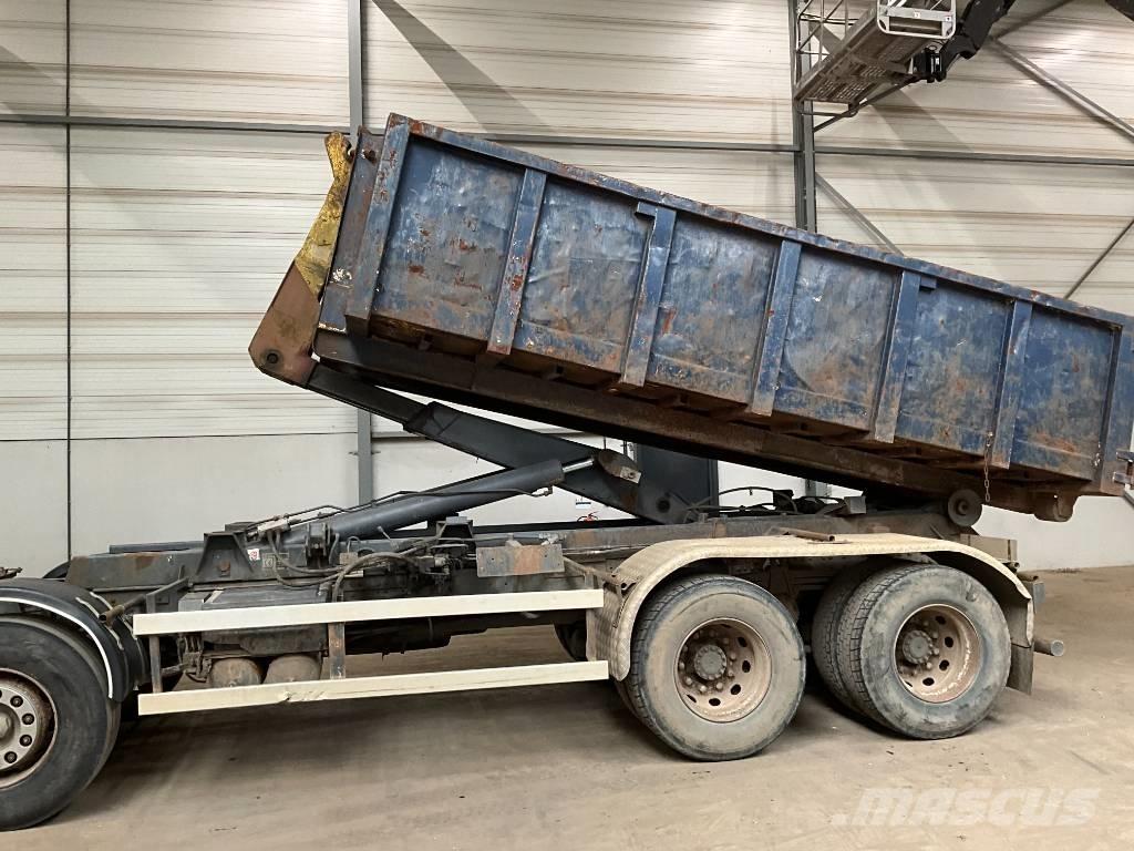 Volvo FH 16 520 8X4 Sunkvežimiai su keliamuoju kabliu