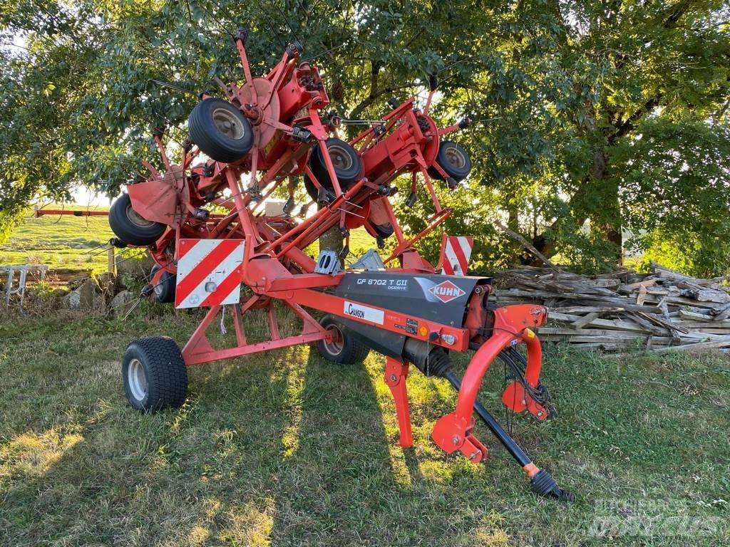 Kuhn GF8702T Šieno grėbliai ir vartytuvai