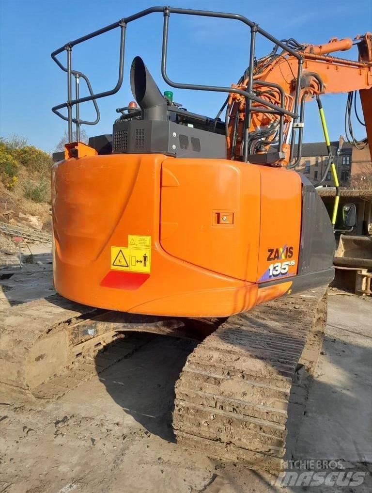 Hitachi ZX 135 US-6 Vikšriniai ekskavatoriai