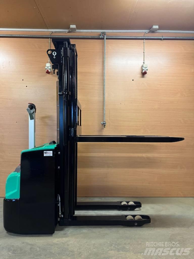 Mitsubishi SBP 12 N2 Rankiniai vėžimėliai