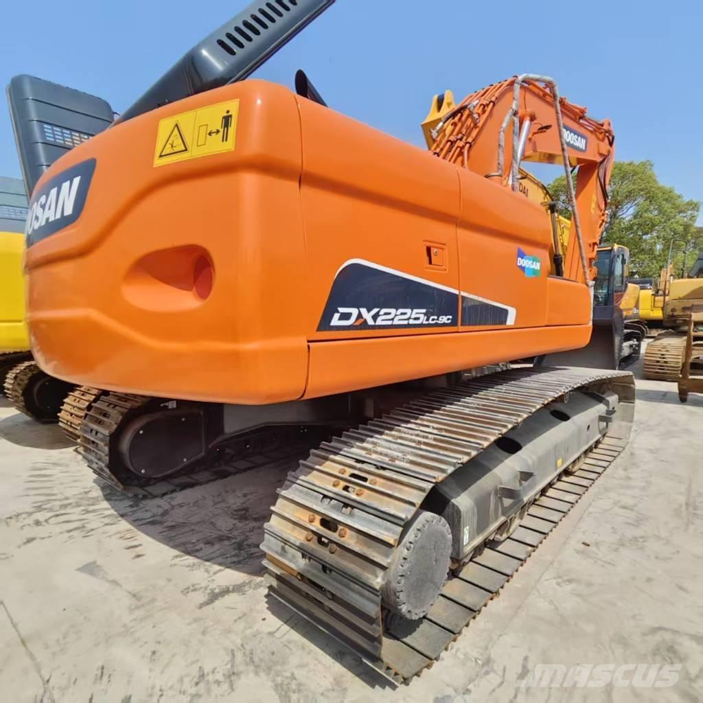 Doosan DX 225 LC Vikšriniai ekskavatoriai