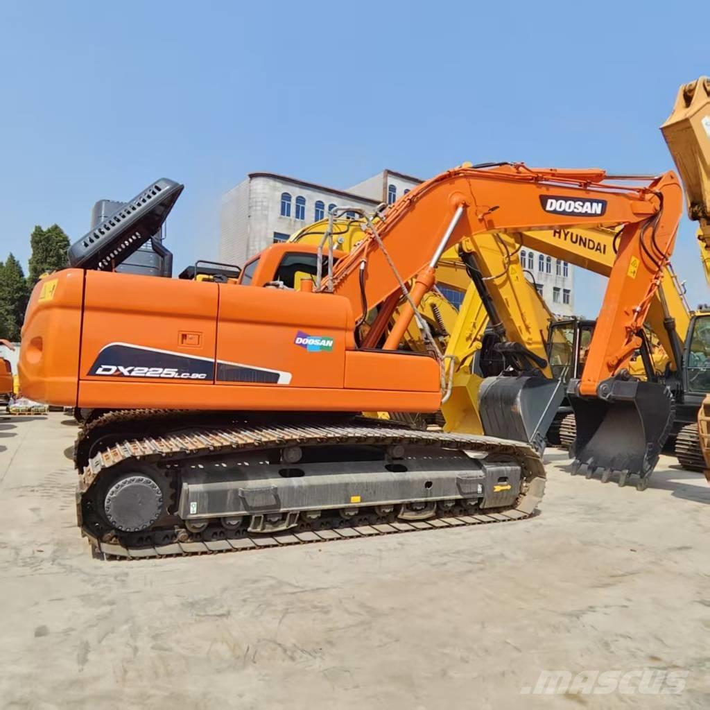 Doosan DX 225 LC Vikšriniai ekskavatoriai