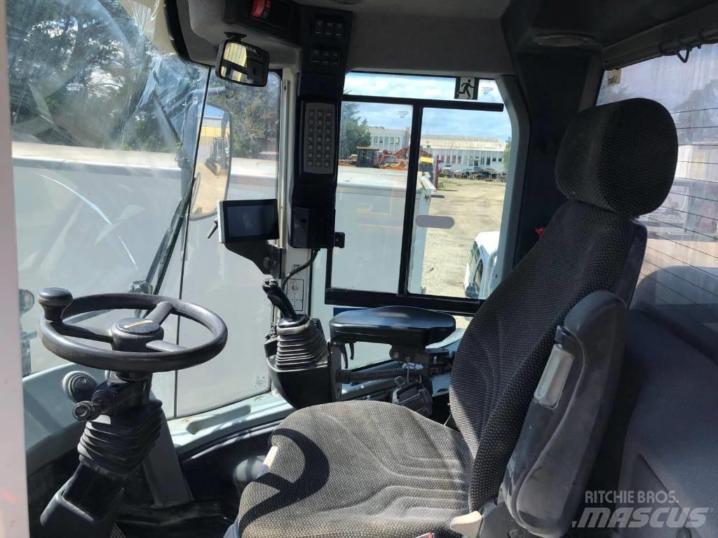 Liebherr L 576 Naudoti ratiniai krautuvai
