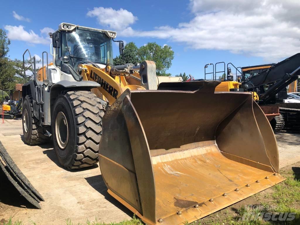 Liebherr L 576 Naudoti ratiniai krautuvai