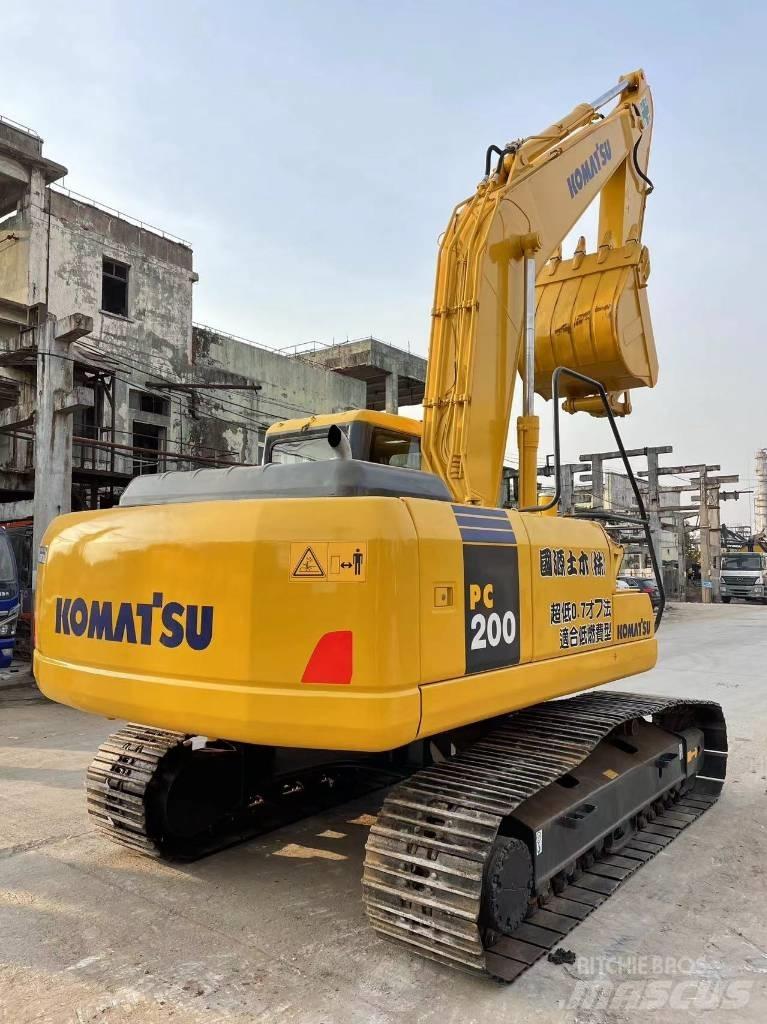 Komatsu PC 200-7 Vikšriniai ekskavatoriai
