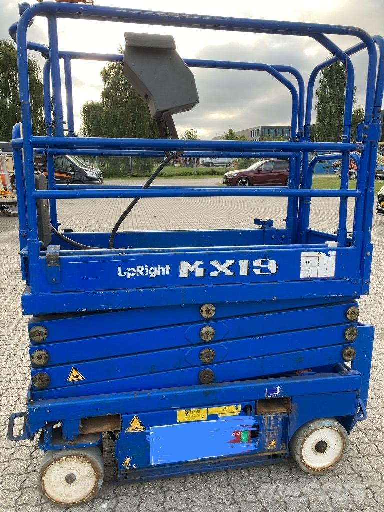 UpRight MX19 Žirkliniai keltuvai