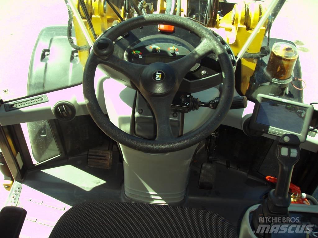 CAT 906 M Naudoti ratiniai krautuvai