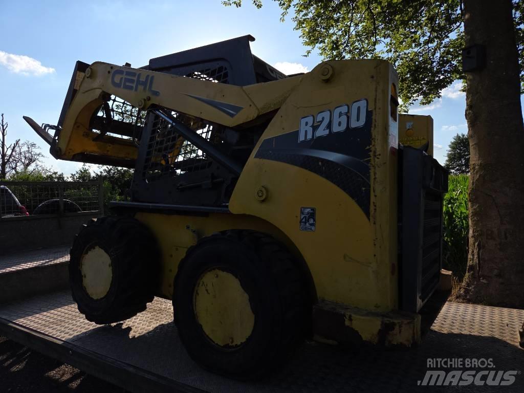 Gehl R 260 DEFECT!! Krautuvai su šoniniu pasukimu