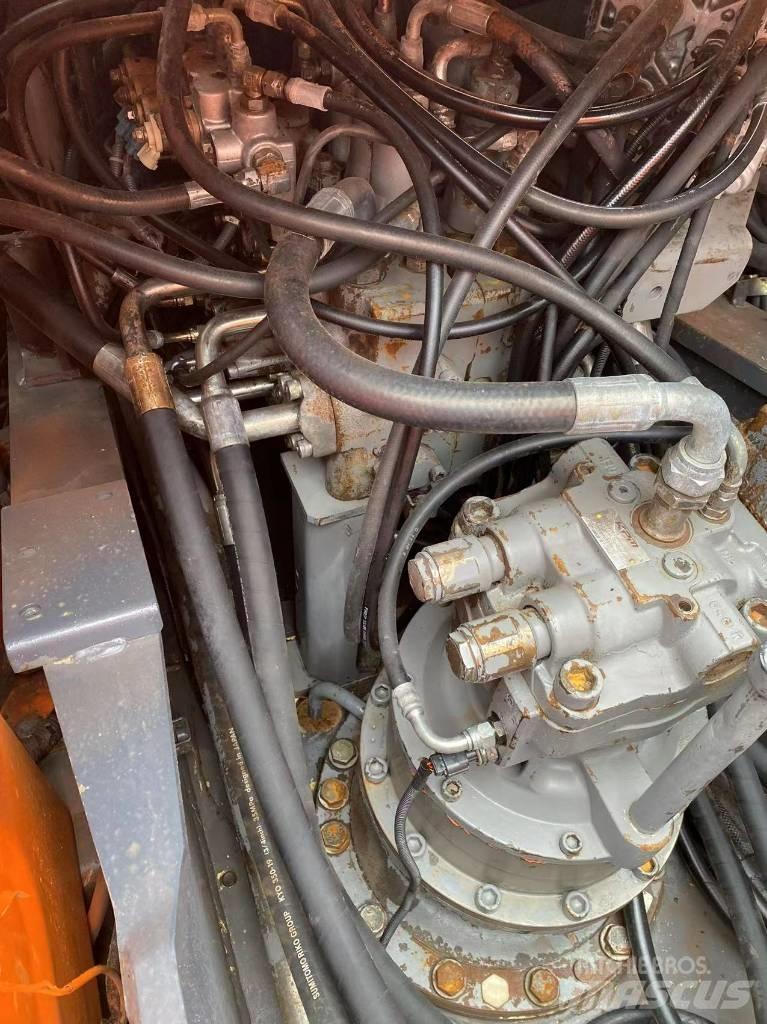 Hitachi ZX 210 Vikšriniai ekskavatoriai