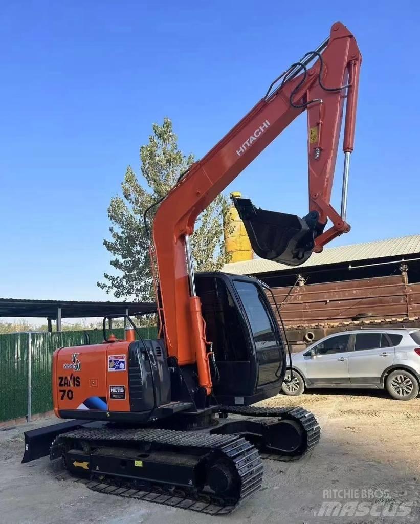 Hitachi 70 Vikšriniai ekskavatoriai