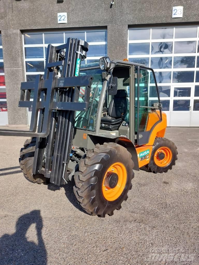 Ausa C 251 H x4 Visureigiai krautuvai
