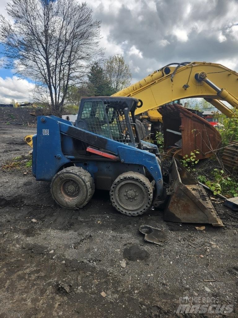 Bobcat 863 Krautuvai su šoniniu pasukimu